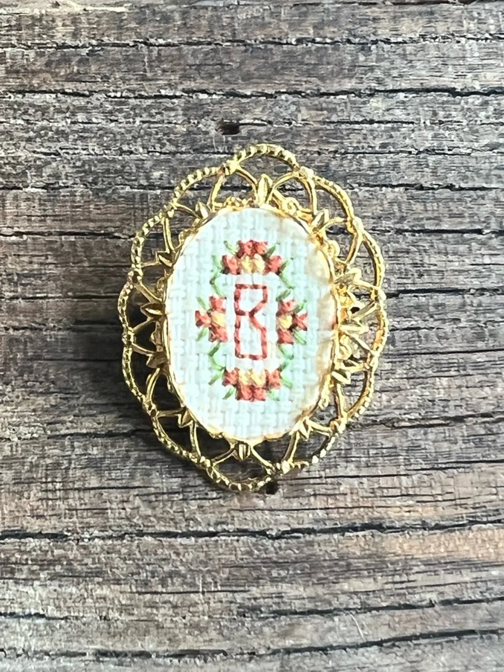 N/A elegant gold